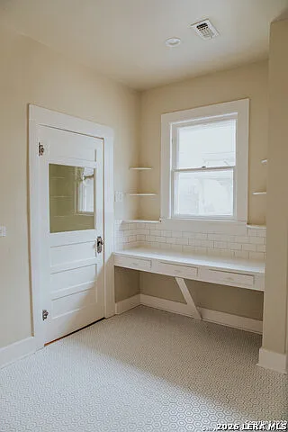 412 E Myrtle St — Photo 17