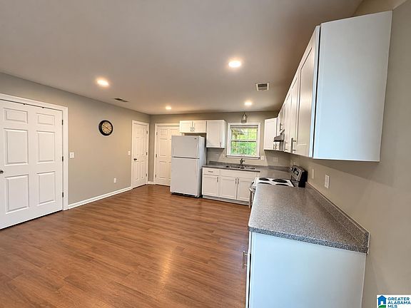 5th image of 317 N 15th St