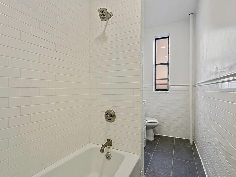 48 Pinehurst Ave #33 — Photo 3