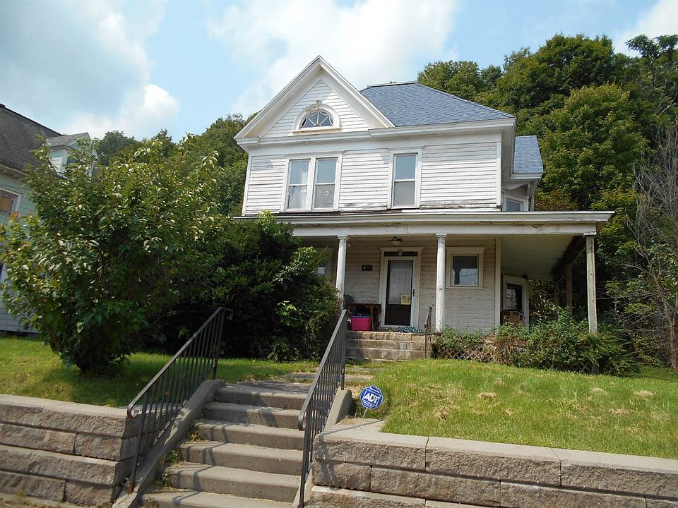 1st image of 681 Main St