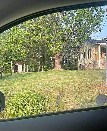 2nd image of 205 Willis Ave
