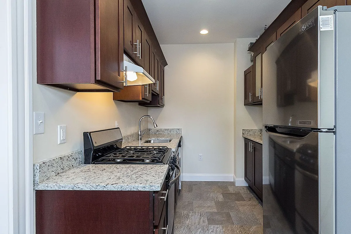 Building Photo - 35 Walbridge St #12