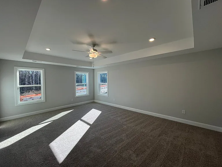 816 Challenger Ln — Photo 15