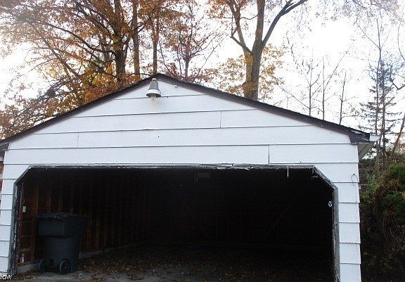 3rd image of 1410 Meadowbrook Ave SE