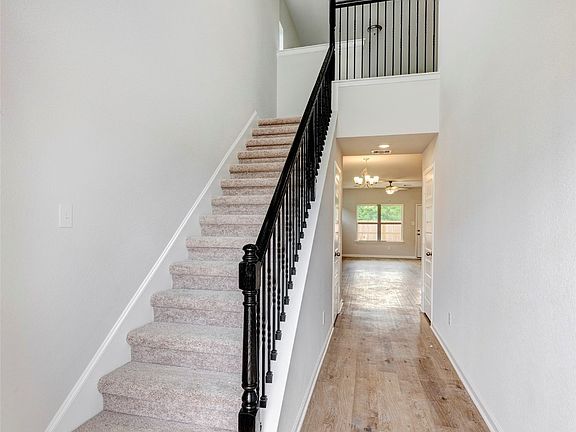 The Robin II- Foyer.