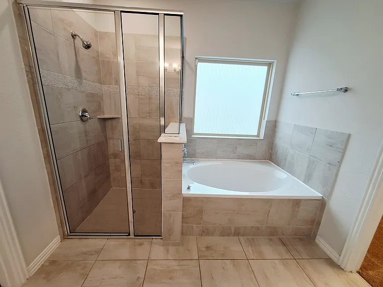 5900 Bucine Cv — Photo 22