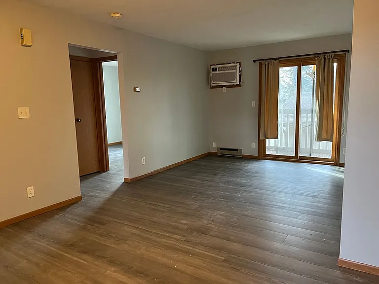 1626 Pinewood Ln #4 — Photo 6