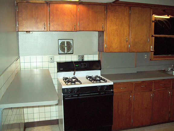 3rd image of 2025 S Maple Ave
