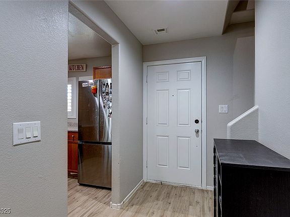 5th image of 9100 Balcony Trellis Ave