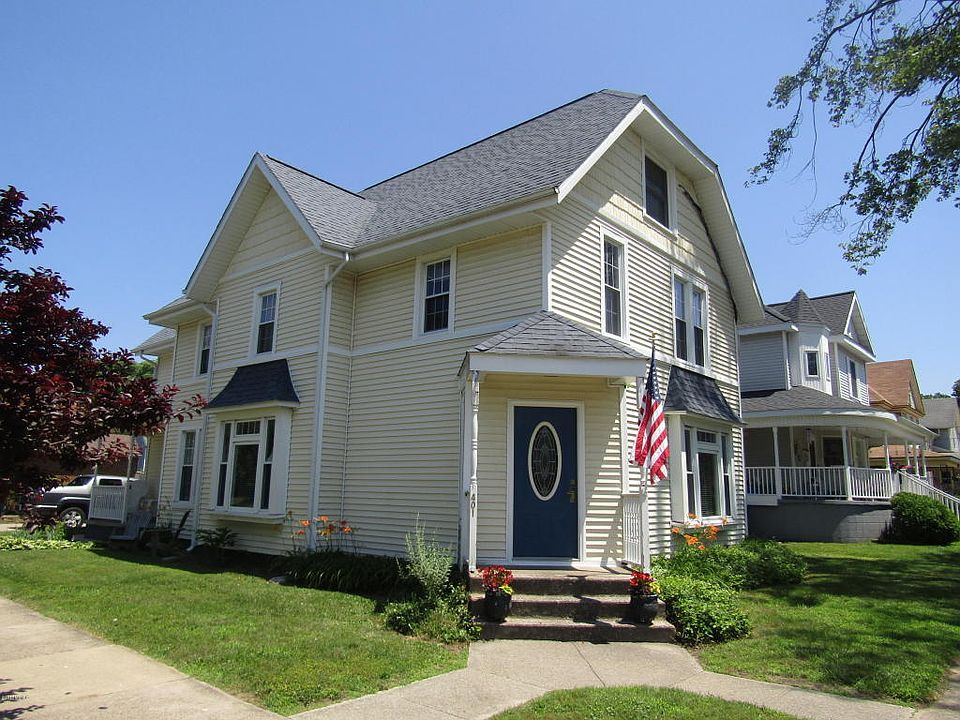 1st image of 401 Erie St
