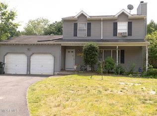 12 Dolphin Ct, Jackson, NJ 08527
