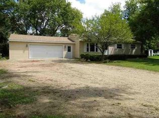 3096 Merle Dr, Columbiaville, MI 48421
