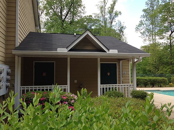 4th image of 223 Streamside Dr