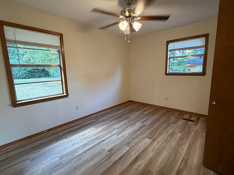 803 N Main St — Photo 10