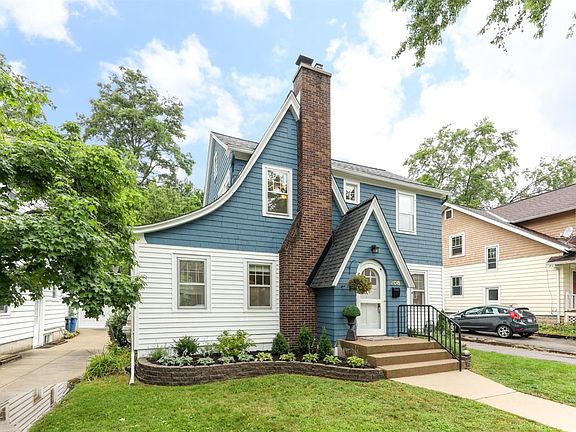 3rd image of 208 Buena Vista Ave