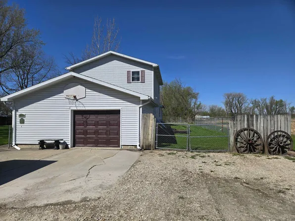216 Berlin Ave, Traer, IA 50675