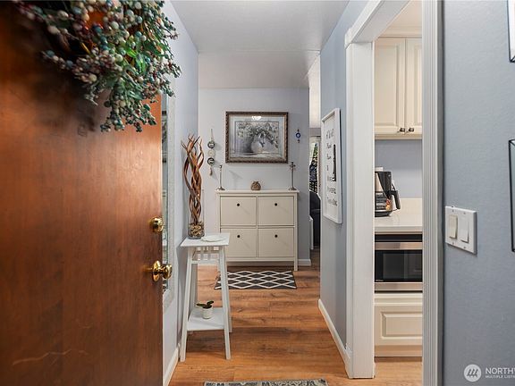 3rd image of 11008 NE 68th St #728