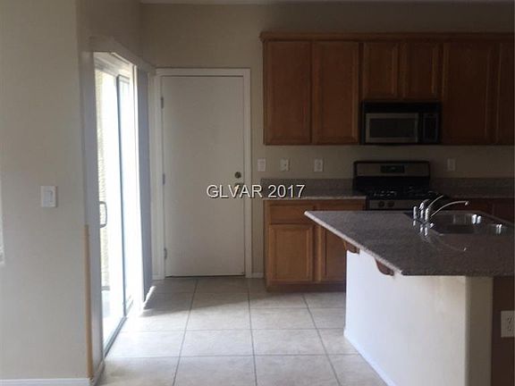 5th image of 924 Altaville Ct