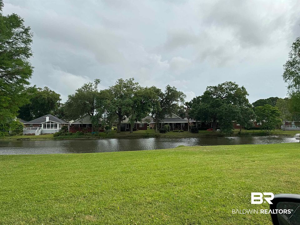 2nd image of 211 Spring Lake Dr