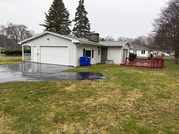 2nd image of 15 Marcia Ln