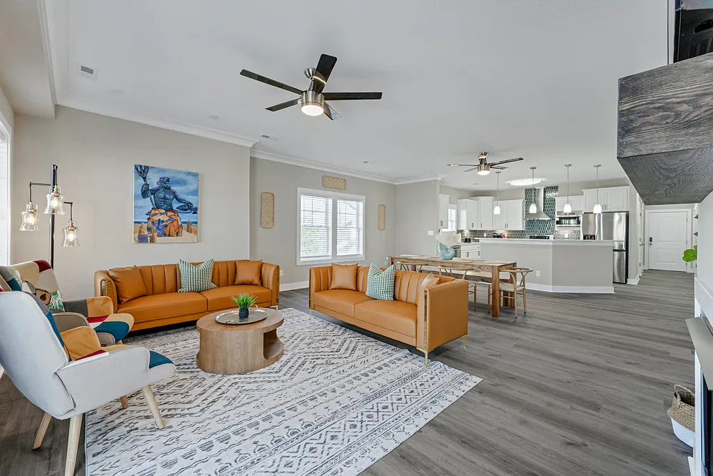 4 bed, 2.5 bath, 2027 sqft, $10,500 — Photo 4