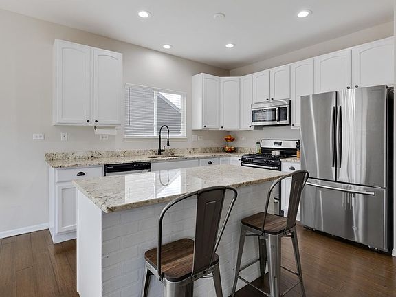 5th image of 428 Winterberry Dr