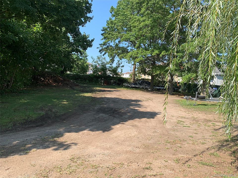 2nd image of Davenport Court