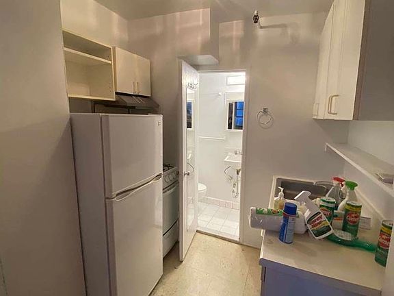 5th image of 141 E 13th St #4AR