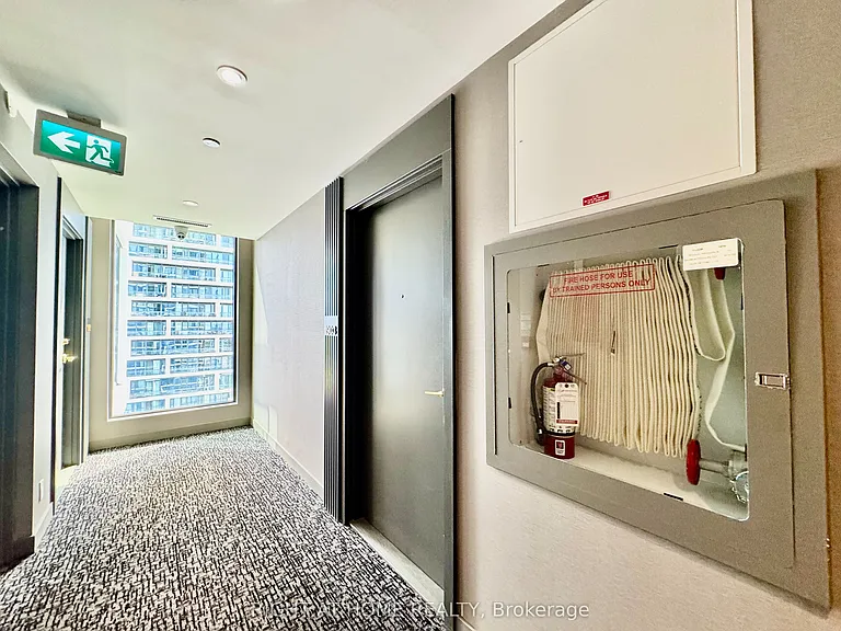 898 Portage Pkwy #1903 — Photo 32