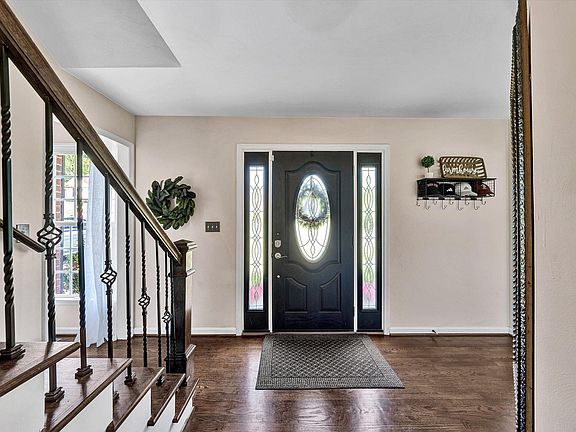 4th image of 4824 Labradore Dr