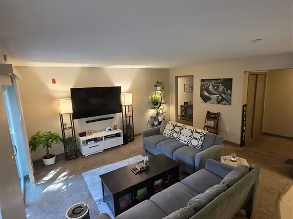 277 W Main St APT 36, Marlborough, MA 01752