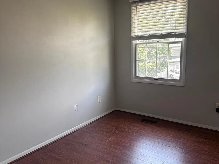 13767 Cabells Mill Dr — Photo 10