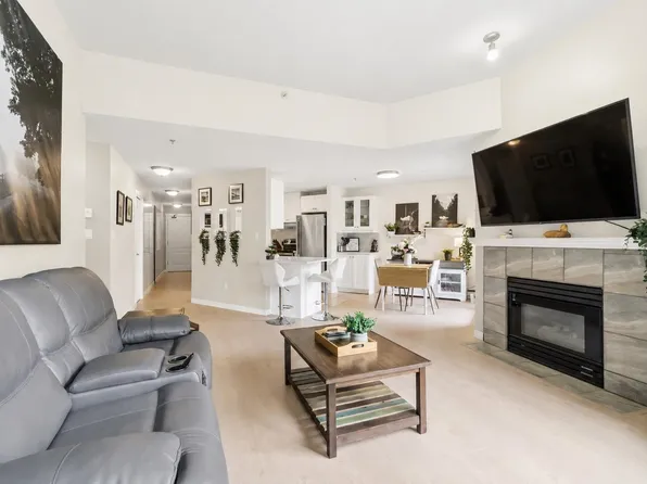 2551 Parkview Ln #408, Pt Coquitlam, BC V3C 6J8