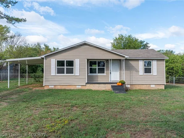 705 8th St, Barling, AR 72923
