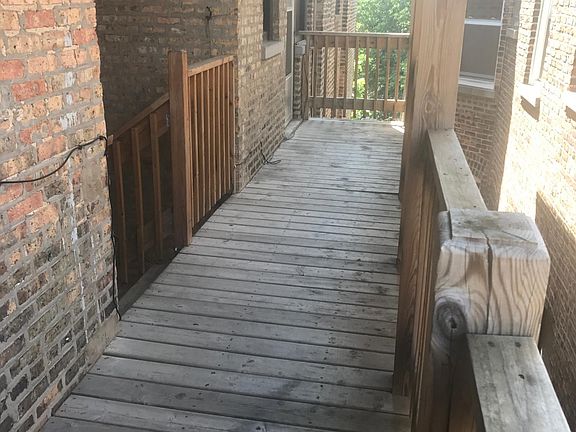 2nd image of 1155 W Waveland Ave #2