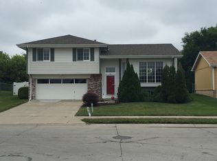 15238 Chalco Pointe Dr, Omaha, NE 68138