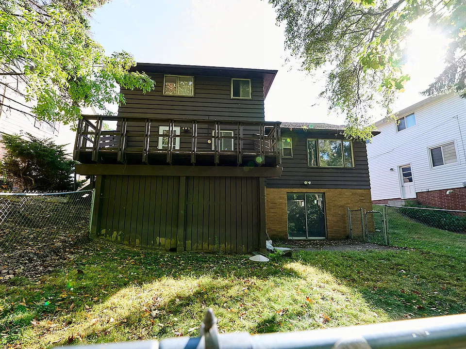 23805 Greenwood Rd