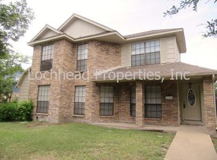 8901 Woodlake Dr, Rowlett, TX 75088