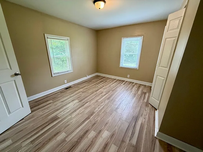 1414 Daresa Ln — Photo 10
