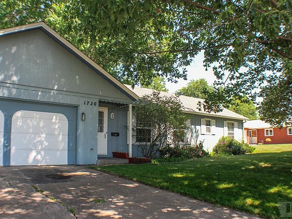 3rd image of 1720 Kemble Dr