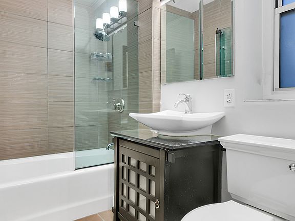 5th image of 29 W 64th St APT 1G