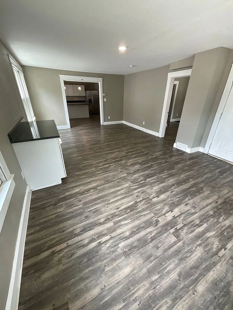 Available August 2028 5 Bed 4 Bath Downtown — Photo 3