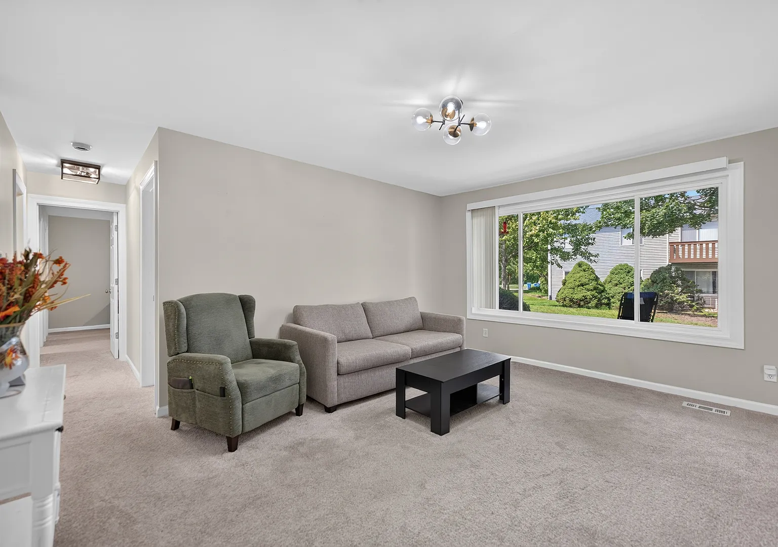 2 bed, 1000 sqft, $2,300 — Photo 3