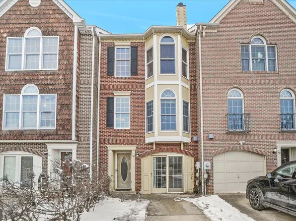 116 Victoria Sq, Frederick, MD 21702