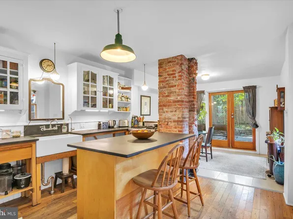 966 N 5th St, Philadelphia, PA 19123