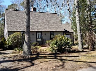 111 Pond Cir, Mashpee, MA 02649