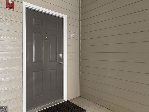 4th image of 5111 Woodland Ln