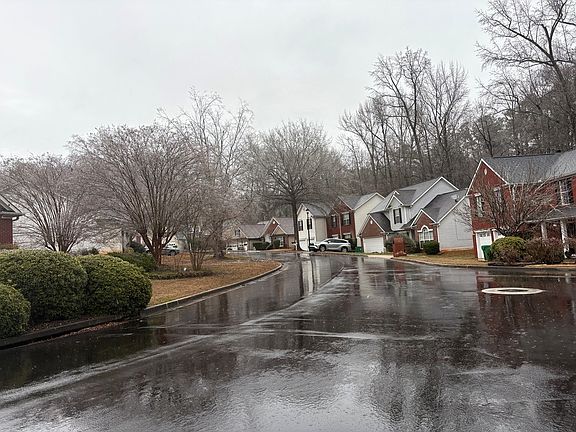 4th image of 5792 Lakeview Cir