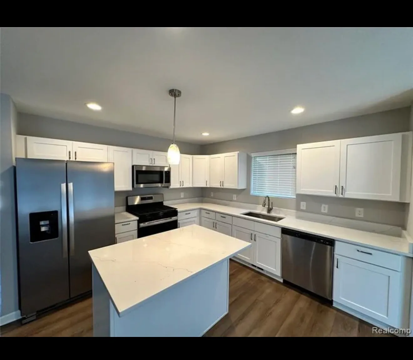 3 bed, 1400 sqft, $2,500 — Photo 3