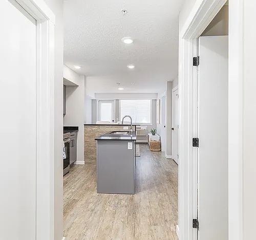 181 Skyview Bay NE Photo 1